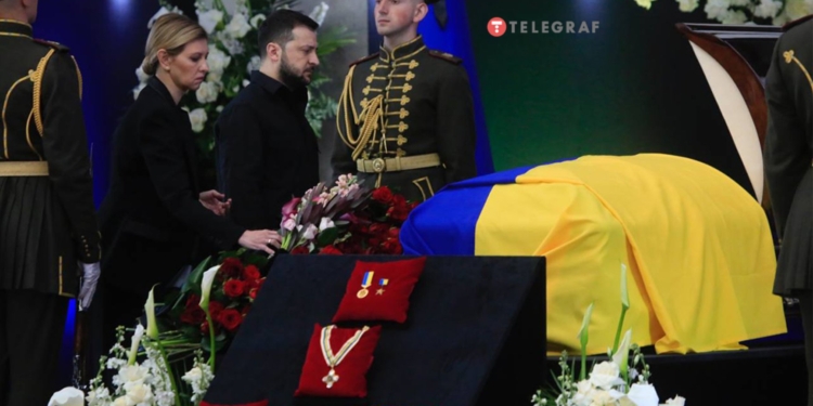 Президенты простились с Кравчуком. Зеленский пришел с женой (ФОТО)