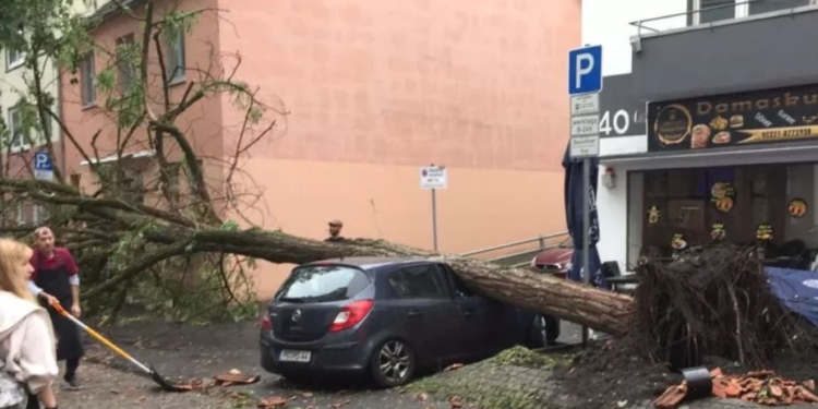 По Германии пронесся торнадо – 43 пострадавших (ФОТО, ВИДЕО)