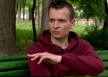 “Девочка семилетняя лежала, в грудной клетке отверстие – видно, как бьется сердце”. Рассказ мариупольского фельдшера (ВИДЕО)