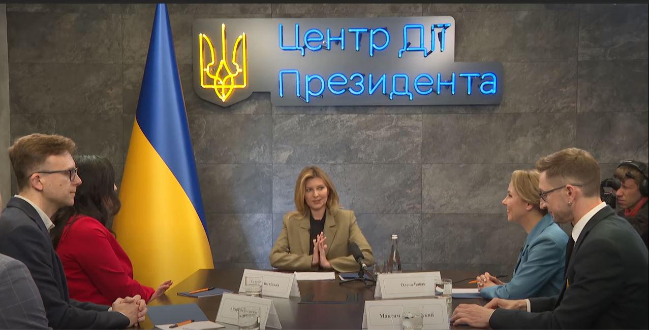 “Спрашивают: как вы держитесь? Отвечаю: как шкафчик из Бородянки”, – Елена Зеленская об ужасах войны и разъединении семьи (ВИДЕО)