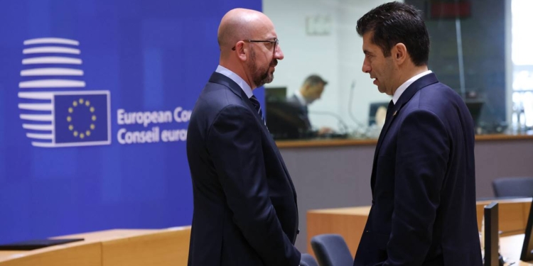 Для Болгарии сделали исключение из эмбарго на импорт нефти из рф, Петков напомнил, что и зерно они экспортируют