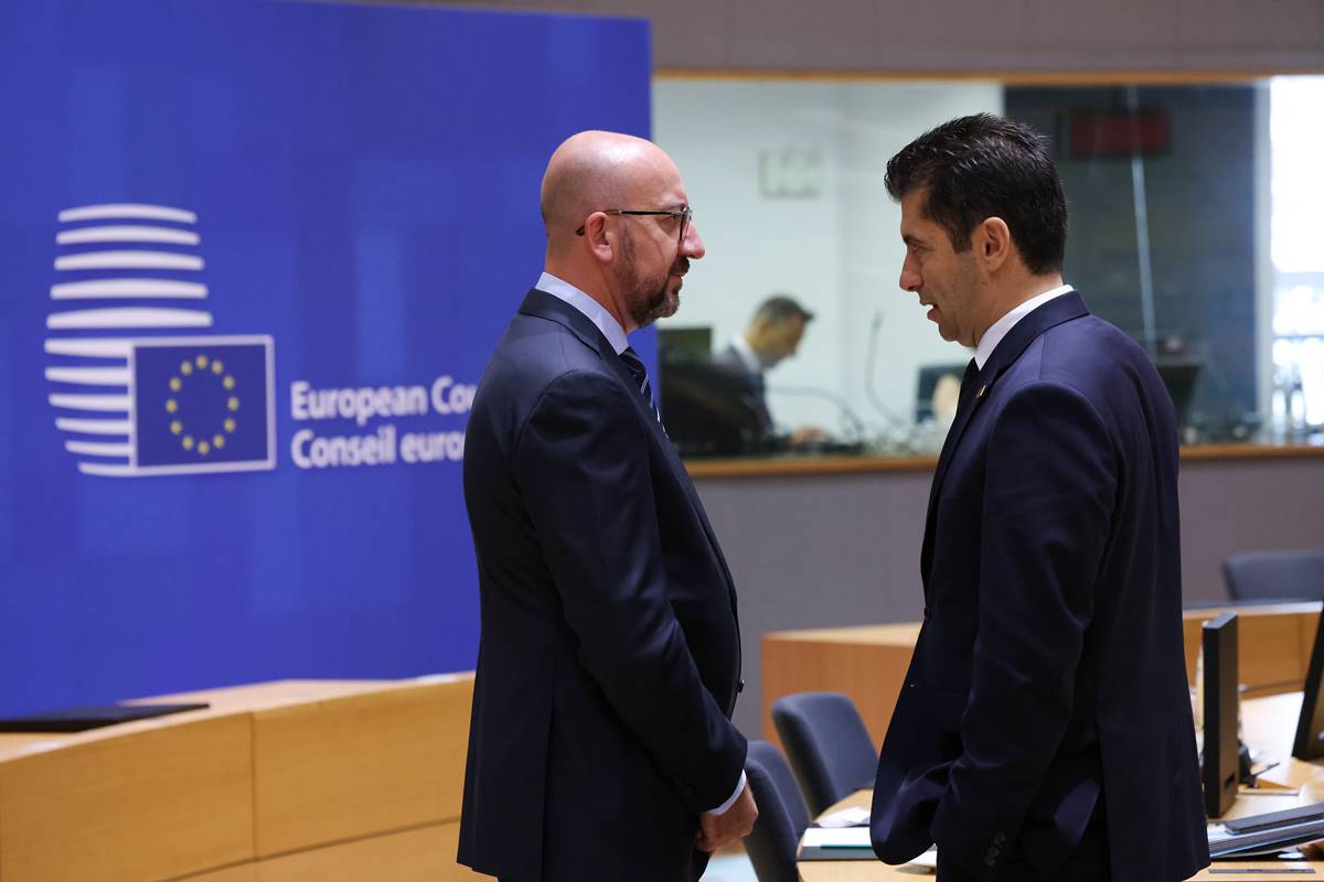 Для Болгарии сделали исключение из эмбарго на импорт нефти из рф, Петков напомнил, что и зерно они экспортируют