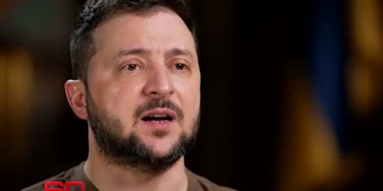 Зеленский: “Даже если вы нашли в себе силы делать такое с военными, отрубая им конечности, даже отрубленные головы были, почему к гражданским?”