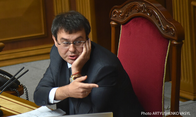 За сутки тысячи представителей бизнеса подписали требование отставки Даниила Гетьманцева