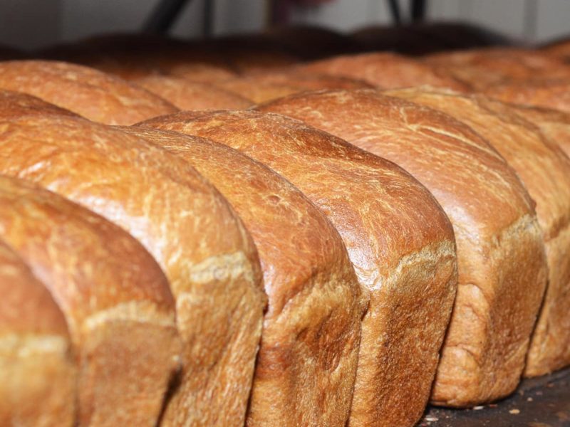У Миколаєві збільшили постачання безкоштовного хліба: 13 тисяч для містян і майже 5 тисяч — жителям кількох громад (АДРЕСИ)