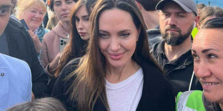 Анджелина Джоли о своем визите во Львов: “Горжусь стойкостью и мужеством украинского народа”