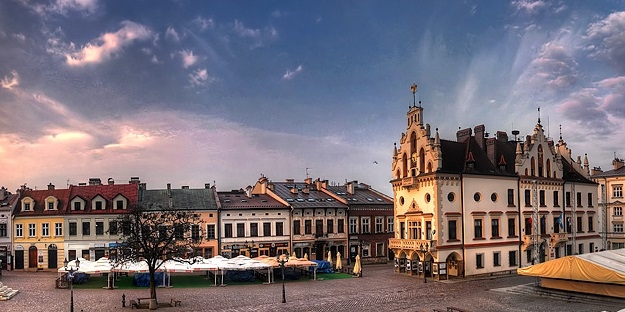 Зеленский присвоил польскому Жешуву звание «Город-спаситель»