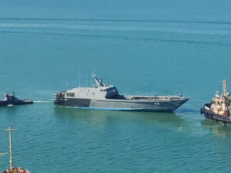 В Севастополе замечен десантный катер, которого нет в составе Черноморского флота. Откуда взялся и зачем? (ФОТО)