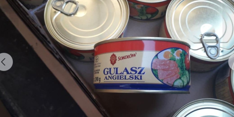 Від ООН. До уваги миколаївців: відтепер разом з безкоштовним хлібом будуть видавати м’ясну консерву (ФОТО)