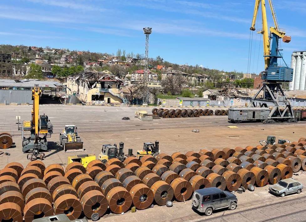 Рашисты заявили об открытии гумкоридора из Мариупольского порта - хотят вывезти наше зерно и металл (ФОТО) 5