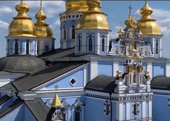 Звонарь Михайловского Златоверхого монастыря исполнил “Ой, у лузі червона калина…” (ВИДЕО)