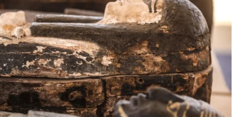 Одна изображала Имхотепа. В Египте нашли сотни древних мумий (ФОТО)