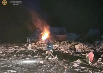 У Новому Бузі вналідок обстрілів горіли аптека і магазин (ФОТО)