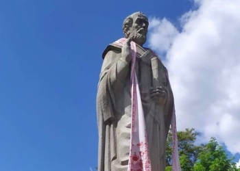 У Миколаєві День вишиванки святкує навіть Святий Миколай (ФОТО)