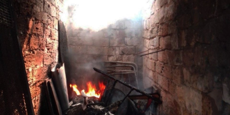 У Котляреве поблизу Миколаєва через обстріли гасили магазин, новобудову, дах житлового будинку и господарчі споруди (ФОТО, ВІДЕО)