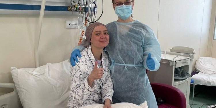 В «Охматдиті» вперше провели операцію з трансплантації кісткового мозку дорослій людині – молодій жіночці з Миколаєва (ФОТО)