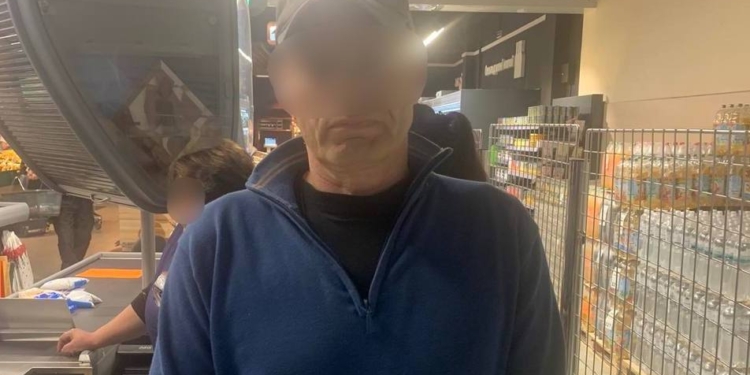 Дрібну крадіжку з супермаркета Миколаєва чоловік «відпрацює» на блокпості (ФОТО)