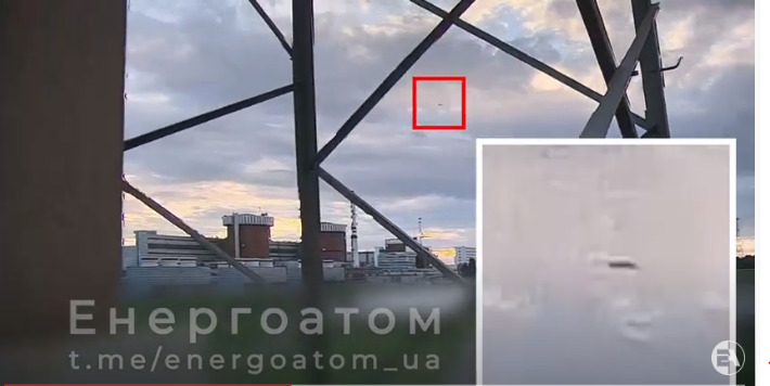Появилось видео опасного пролета российской крылатой ракеты над Пивденноукраинской АЭС (ВИДЕО) 1