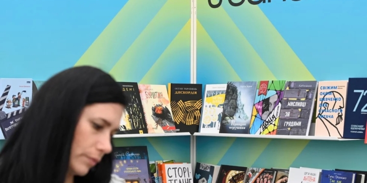 Нобелевский лауреат Светлана Алексиевич посвятила премию чешского фестиваля «Мир книги» украинским писателям (ФОТО)