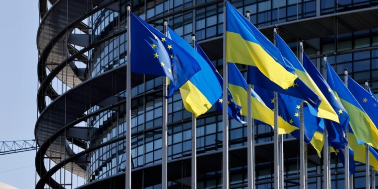 Євродепутати вважають, що Євросоюзу слід надати Україні статус кандидата на членство в об’єднанні