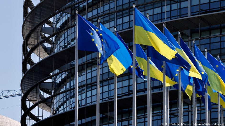 Євродепутати вважають, що Євросоюзу слід надати Україні статус кандидата на членство в об'єднанні 1