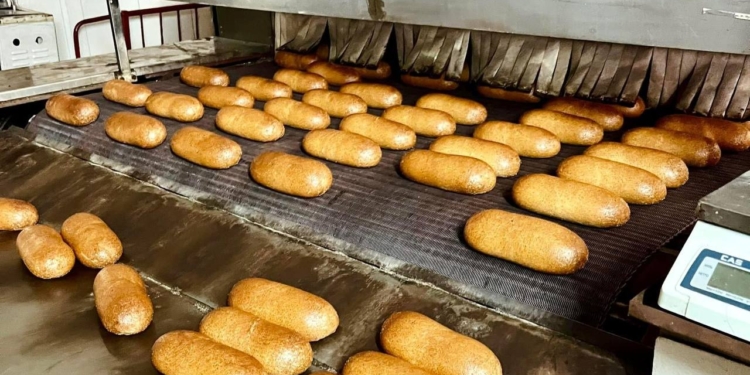 З 10 червня у Миколаєві припиняють безкоштовно роздавати хліб. Кажуть – тимчасово