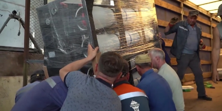До Миколаєва доставили установки з очистки води (ВІДЕО)