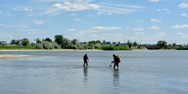 Жителі Варварівки, якщо почуєте вибухи, не лякайтесь – це наші розміновують пляж