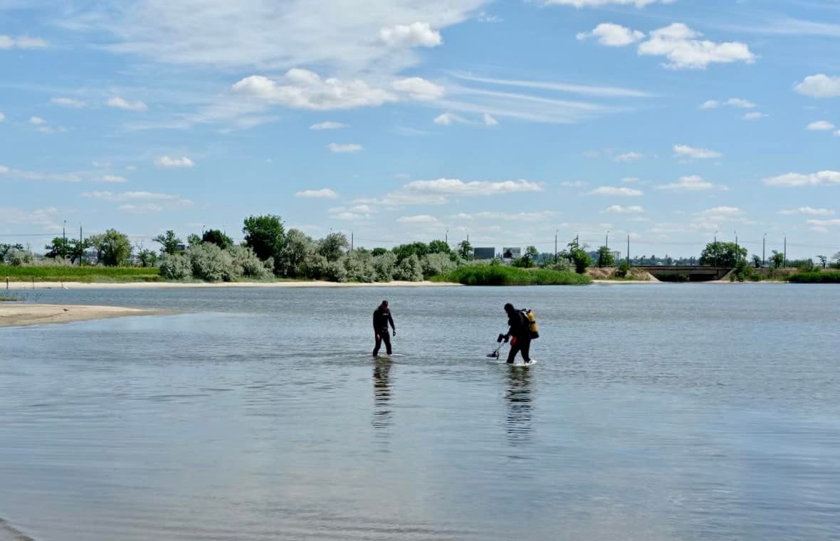 Жителі Варварівки, якщо почуєте вибухи, не лякайтесь – це наші розміновують пляж