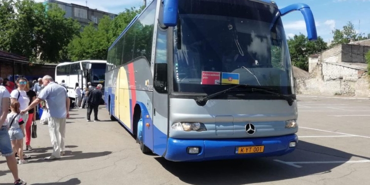 У Миколаєві продовжується добровільна евакуація громадян: виїхало майже 260 громадян (ФОТО)