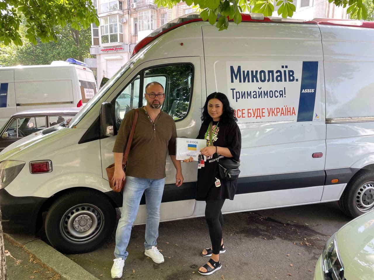 До Миколаєва приїхало ще 4 «швидких» – їх вже передали медзакладам (ФОТО)