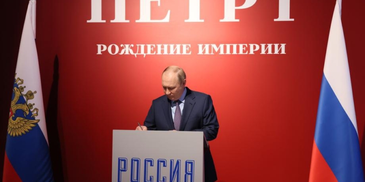 Небезпечний паритет, або чому хтось підбадьорює Путіна