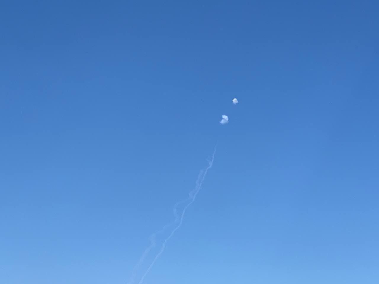 Над Миколаєвом збили ворожу ракету (ФОТО)