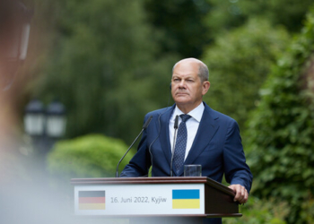 «Тільки Україна вирішує, що їм підходить» – Шольц висловився проти «продиктованого миру»