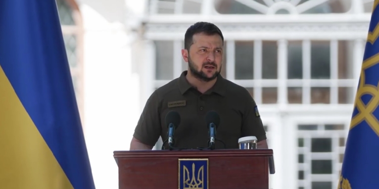 Нова традиція: Володимир Зеленський прийняв вірчі грамоти в послів США, Індії та Молдови у Софії Київській (ВІДЕО)