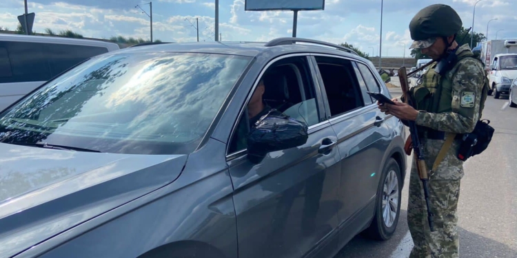 На Одещині прикордонники затримали прихильницю «руського миру», яка допомагала на виборах у «ДНР»