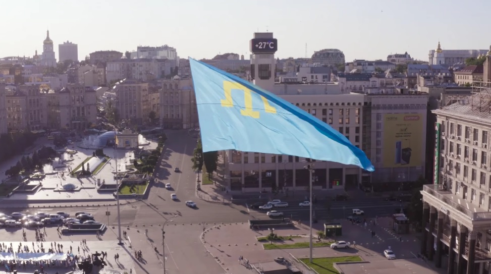 День кримськотатарського прапору: киримли з усього світу заспівали пісню про рідний Крим (ВІДЕО) 1