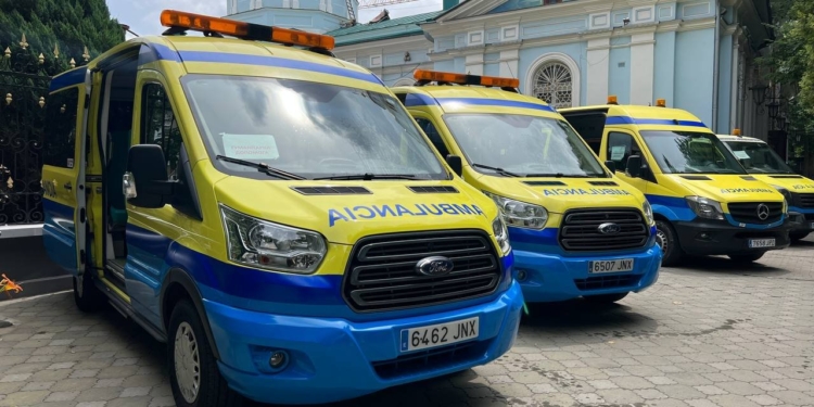 Миколаєву передали ще 6 авто «швидкої допомоги» – де вони будуть працювати (ФОТО)