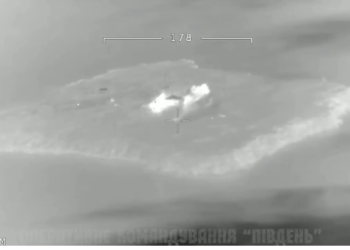 ОК «Південь» показав знищення ворожого ЗГРК «Панцир-1С» на Зміїному (ВІДЕО)