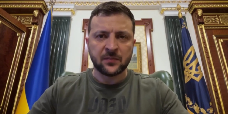 Звернення Зеленського: про транспортний безвіз, саміт НАТО, ракетний дар по Миколаєву і звільнення з полону захисників «Азовсталі» (ВІДЕО)