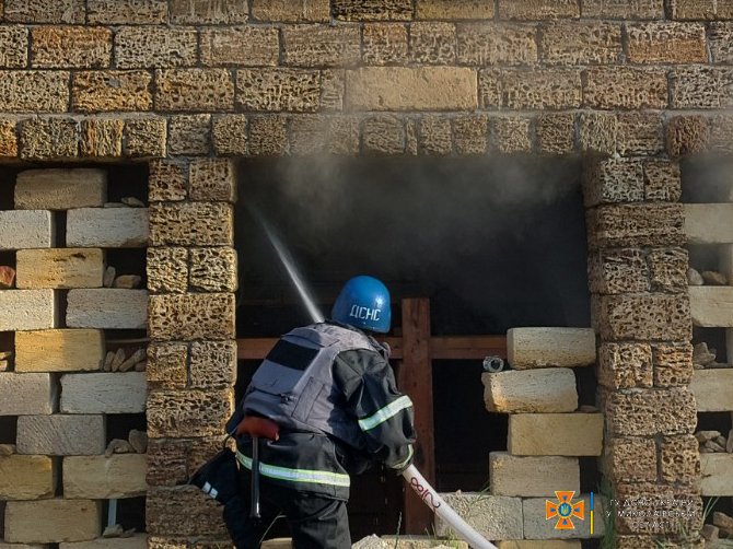 3 пожежі – наслідки ранкового удару окупантів по Очакову (ФОТО) 1