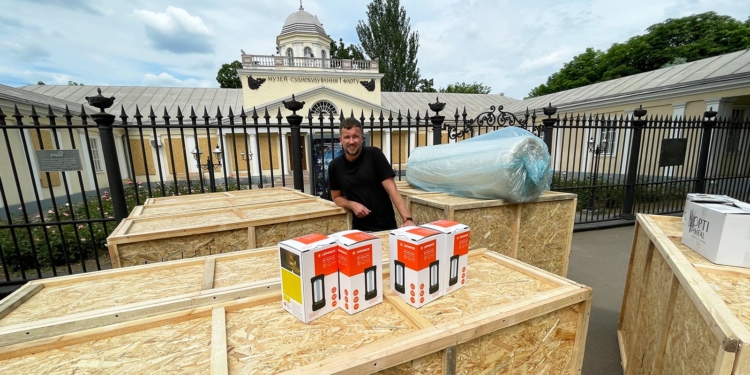 Зберегти культурні цінності Миколаєва: музеям допомагають матеріалами та обладнанням для тривалого зберігання експонатів чи на випадок екстреної евакуації (ФОТО)