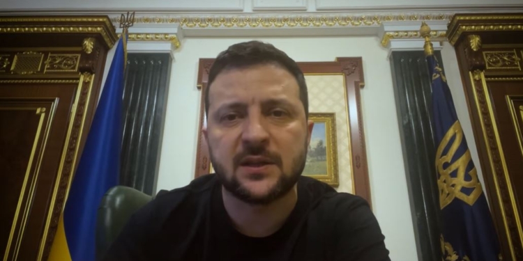 “Вечная память каждому ребенку, чья жизнь была отобрана российской войной против Украины”, – ночное обрашение Зеленского (ВИДЕО)