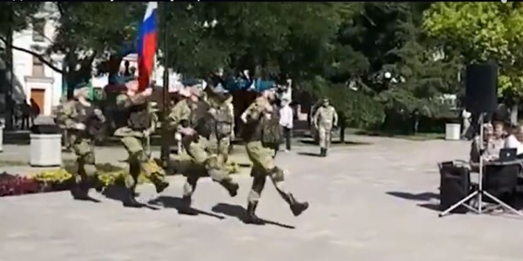 На празднование “дня россии” в Херсон свезли акающих инвалидов (ВИДЕО)