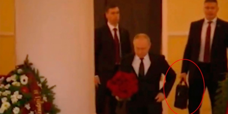 Выстрел из травмата. Полковника ФСБ, который носил ядерный чемоданчик Путина, нашли с пулевым ранением головы