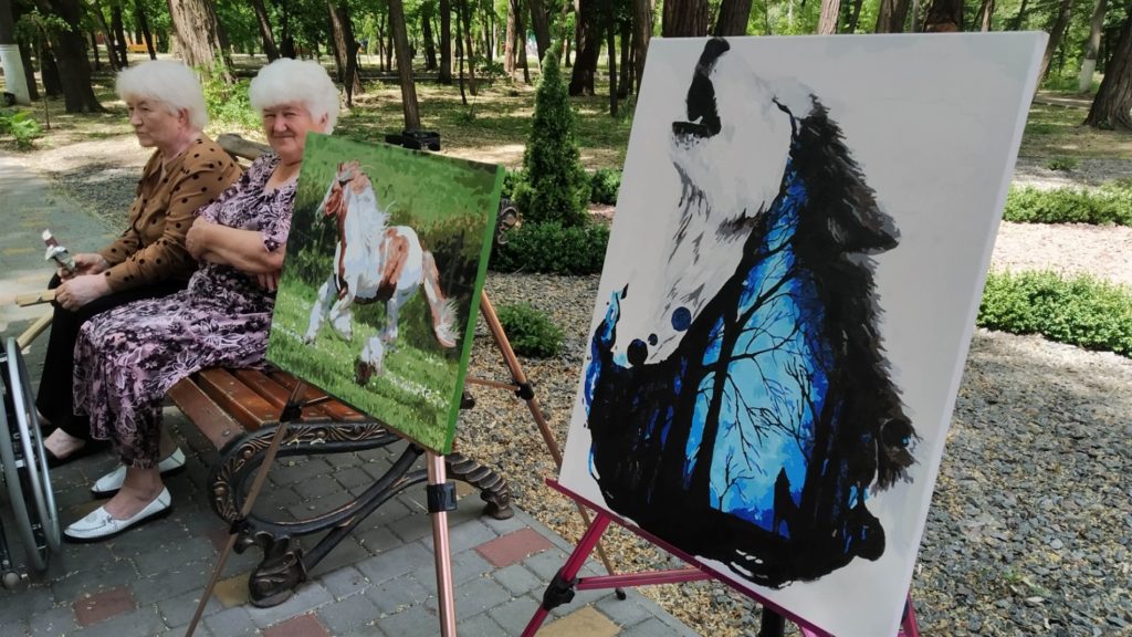 У Первомайську пройшла виставка-продаж робіт митців з інвалідністю на підтримку ЗСУ (ФОТО) 27