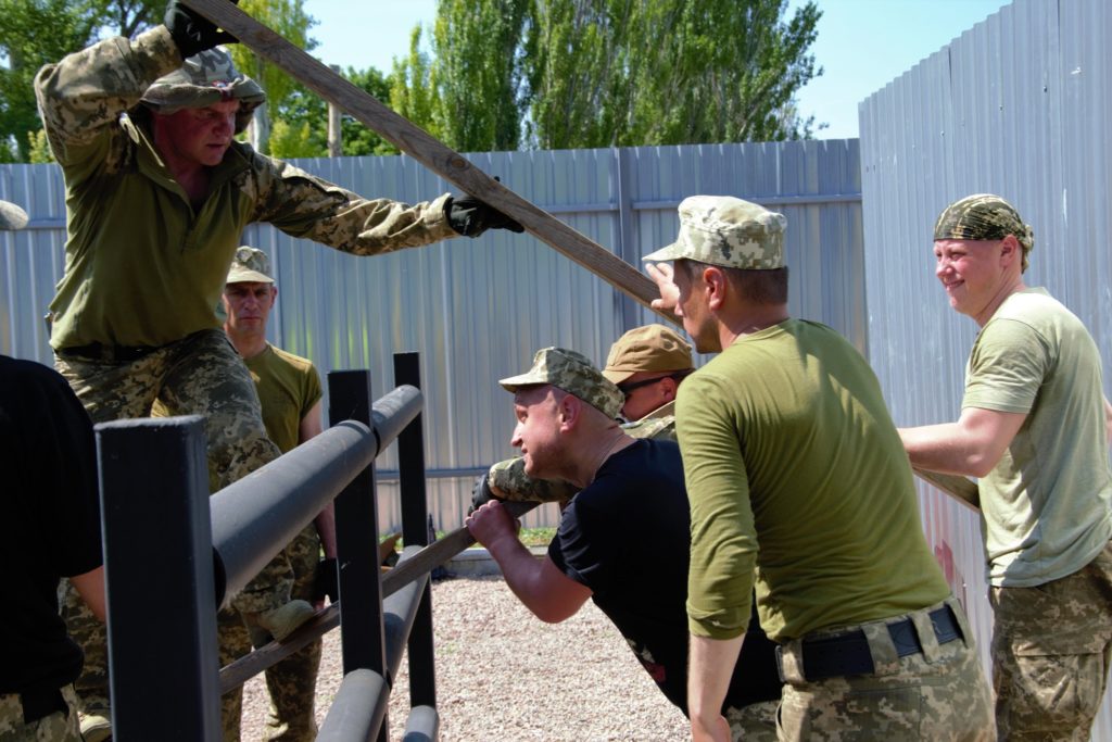 Миколаївські морпіхи пройшли смугу перешкод за стандартами НАТО (ФОТО) 35