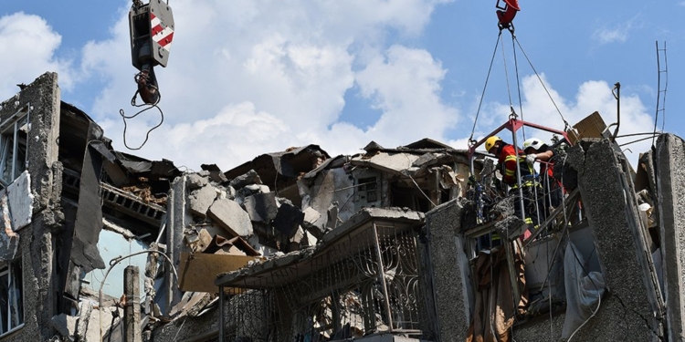 Количество погибших в разрушенной российской ракетой 5-этажке Николаева выросло до 5 (ФОТО, ВИДЕО)