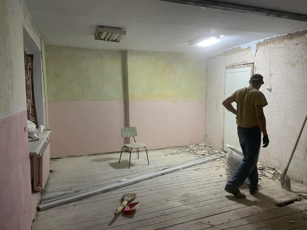 У Миколаєві почали ремонт гуртожитку – щоб створити умови для переселенців (ФОТО) 3