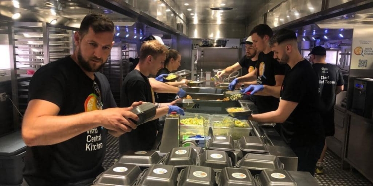 Локації в Миколаєві, де будуть роздавати гарячі обіди від World Central Kitchen (ФОТО)